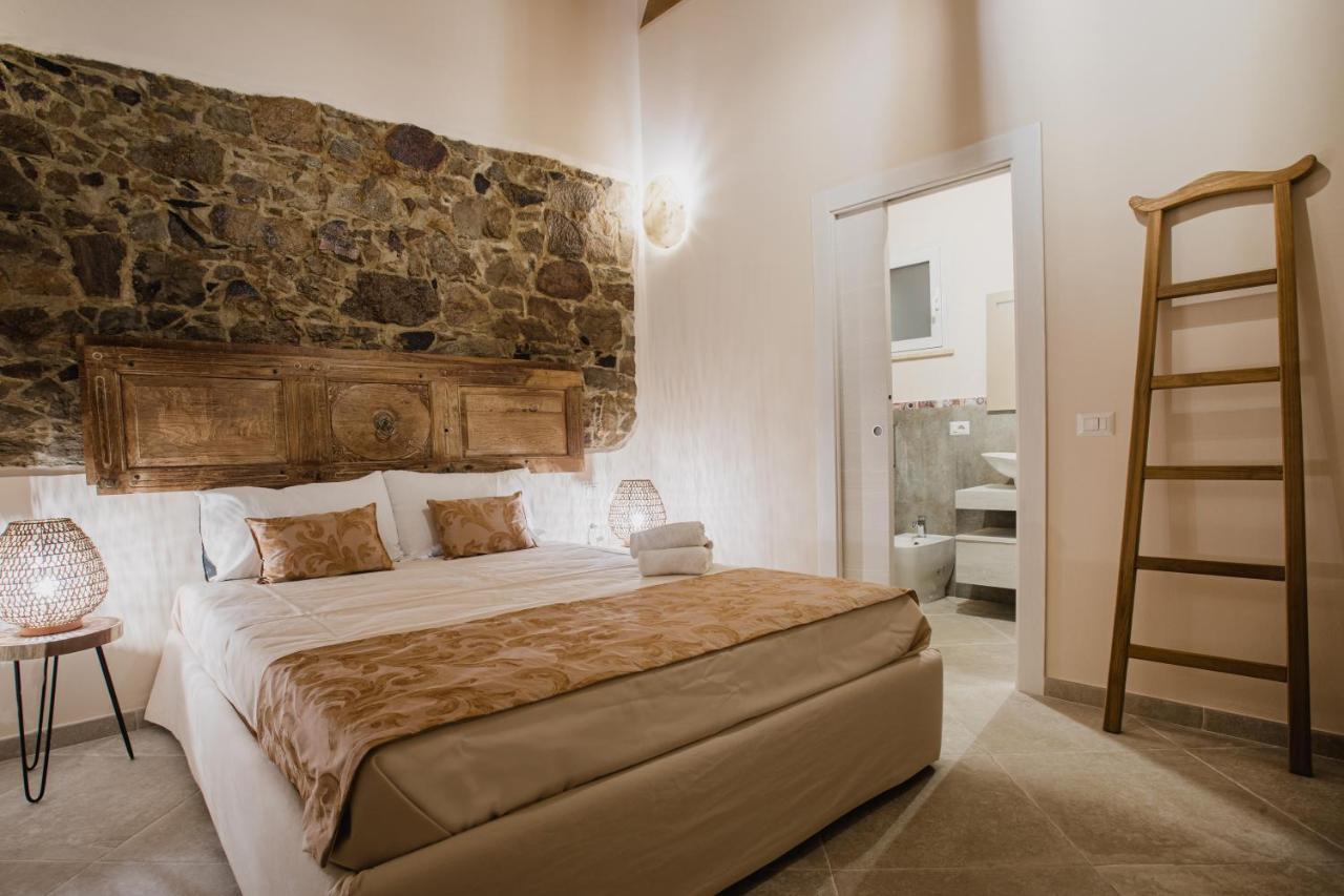 Moon'S Tower Suite&Rooms Portoscuso Buitenkant foto